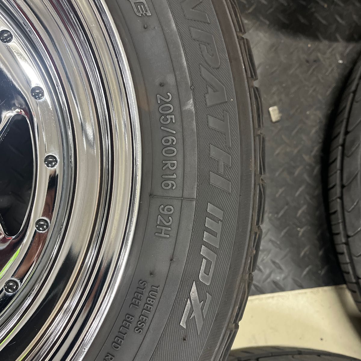 ESB TC01 16インチ 8J +−0 ハイエース クロームメッキ ESB TC01 16インチ 8J +−0 ハイエース クロームメッキ