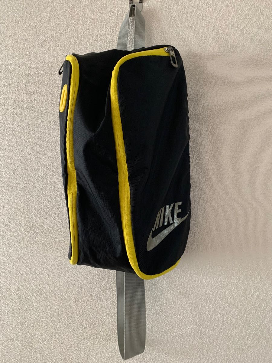 NIKE ナイキ プールバッグ 斜め掛けバッグ スイムバッグ ショルダーバッグ 2way|PayPayフリマ NIKE ナイキ スイミングバッグ プールバッグ 水色 青 黒 黄色