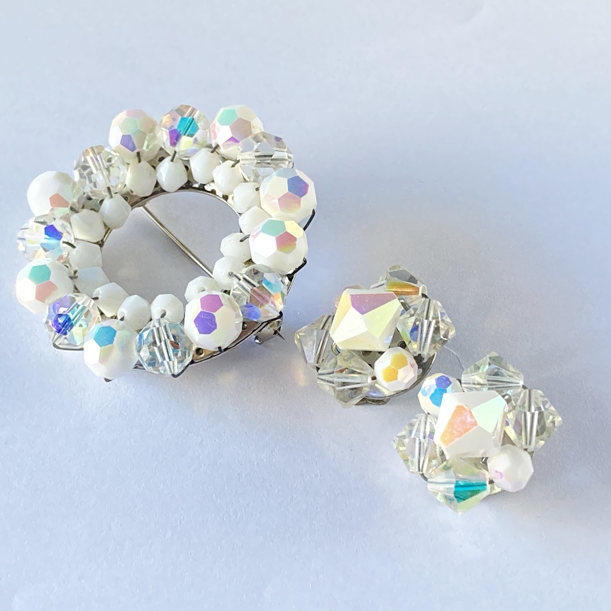 Beads Brooch Earrings Set 1960's Vintage Circle Clear Aurora White