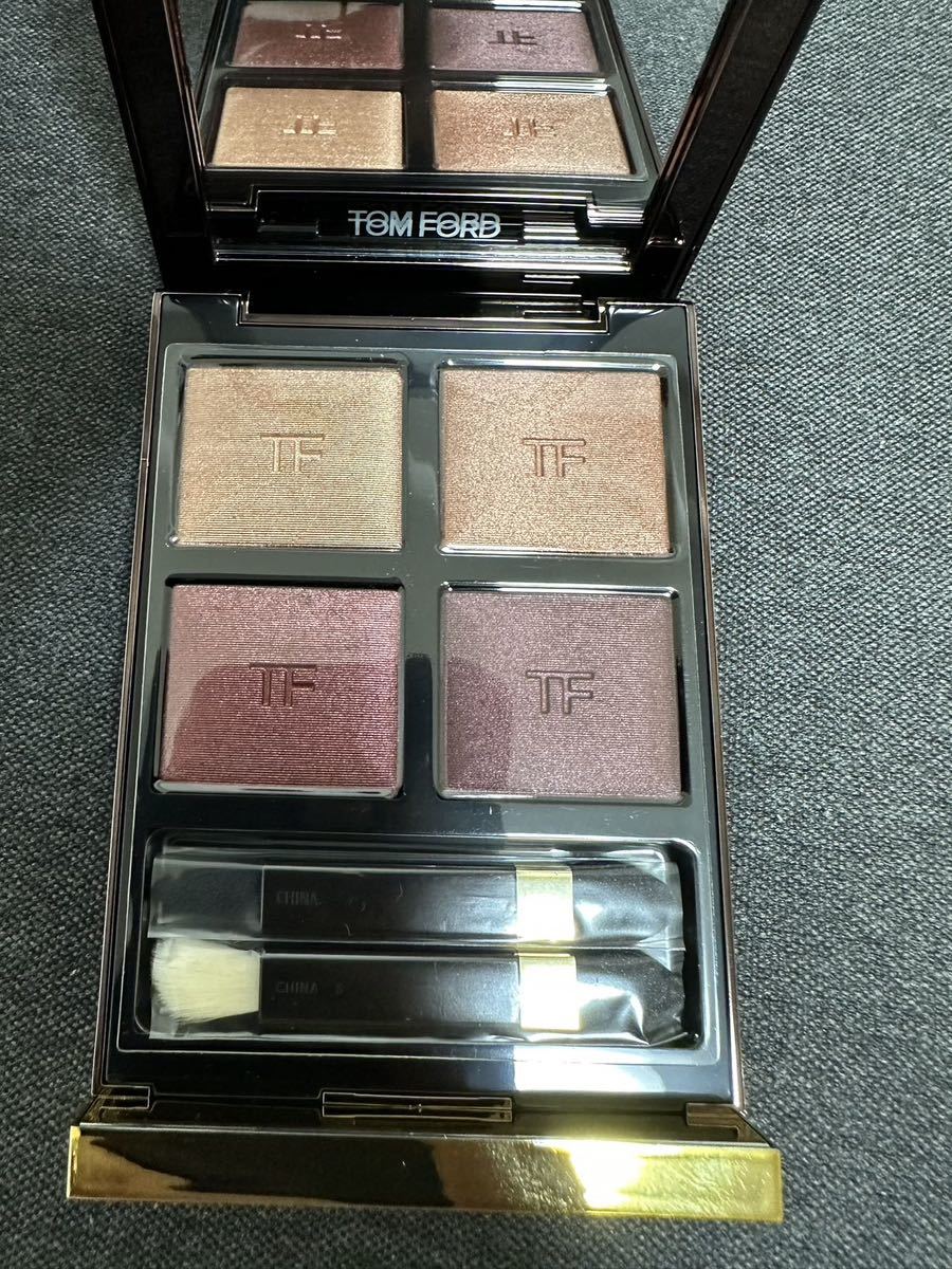 TOM FORD トムフォード アイカラークォード #04 HONEYMOON 6g