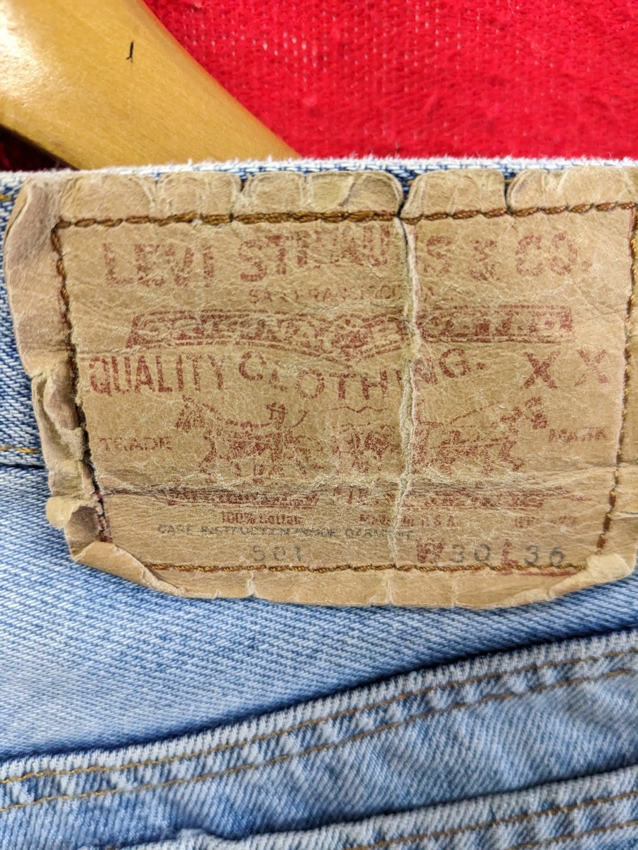 80s Levi's リーバイス 501 USA製 W30L36 刻印522 ボタンフライ ハチマル オールド ヴィンテージデニム アメリカ製 (検 赤耳 黒カン_画像4