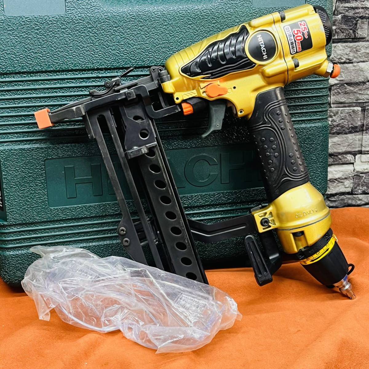 日立工機 美品 HITACHI 高圧洗浄機FAW-80部品取り HITACHI 日立工機 高圧 4mm幅 N5004HMF 高圧フロア用タッカ 50mm 動作良好!