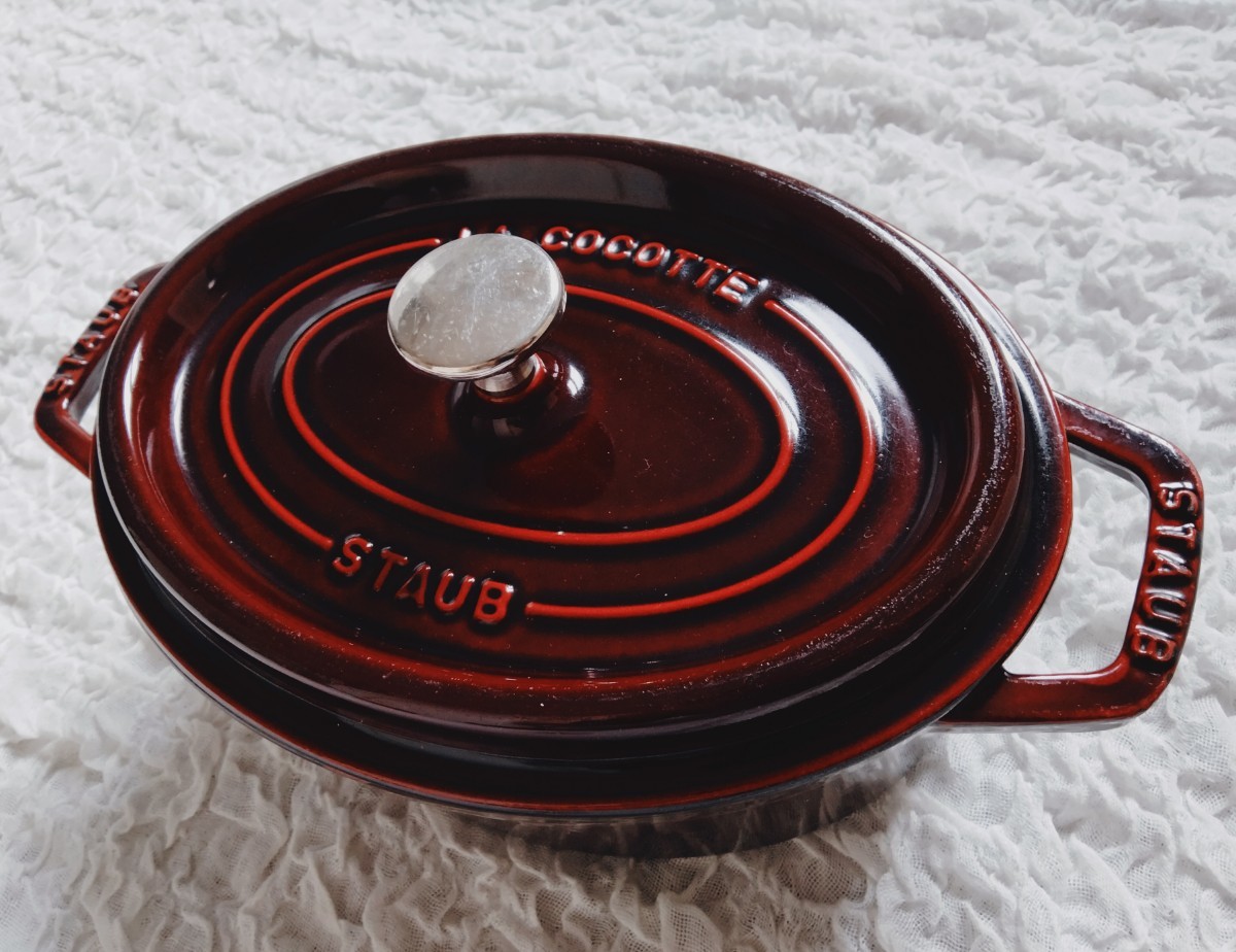 staub*ストウブ*グレナディンレッド*ココット オーバル 23cm*両手鍋