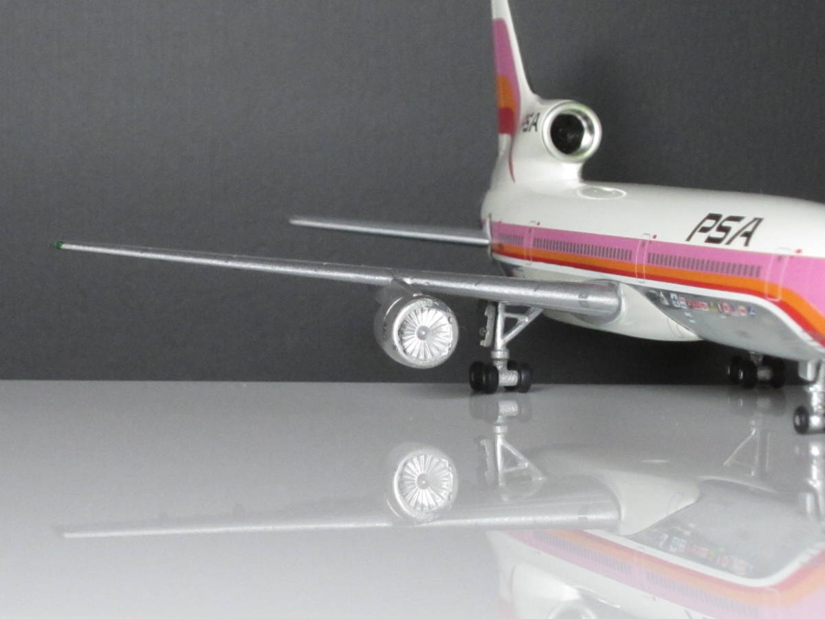 ◆ＰＳＡ [N10114] エアライン ロゴ◆Jet-x[JXM203]1:400◆Ｌ－１０１１_右主翼エンジンにキズ、塗装の剥がれあり。