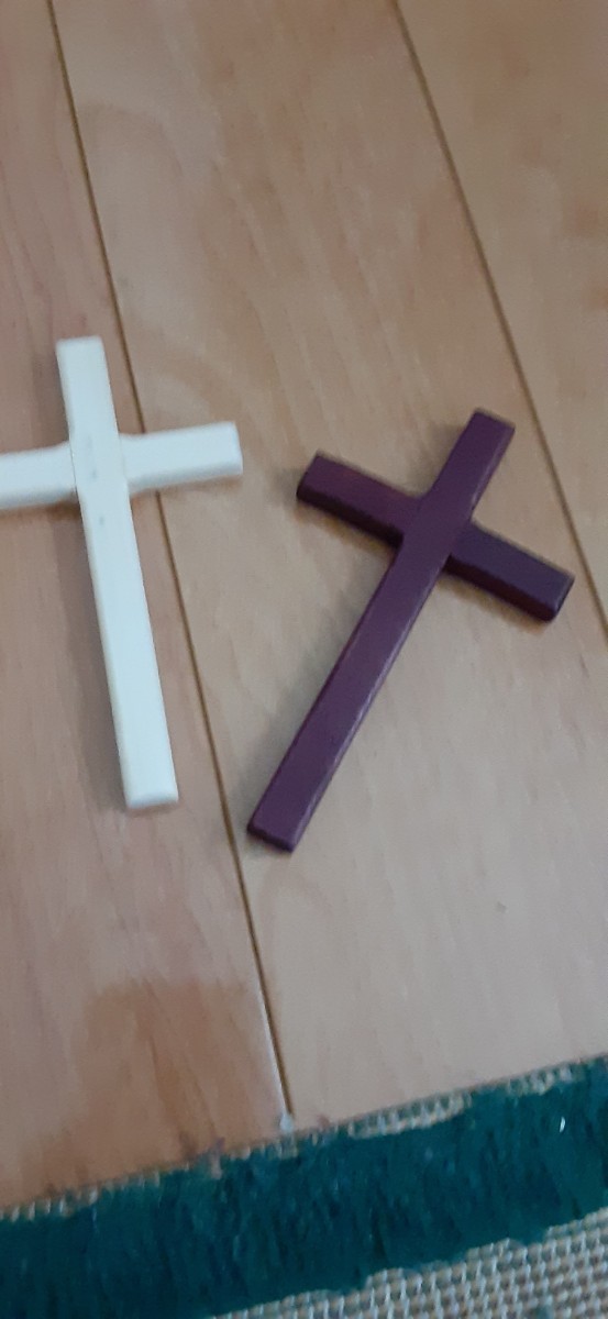 木の十字架。二個。白、茶。外国製_画像4
