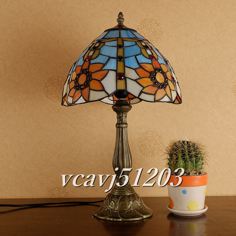 ◆新品◆芸術品◆ステンドランプ ステンドグラス テーブルスタンド 花柄 レトロな雰囲気ティファニー ランプ 照明 室内装飾_画像2