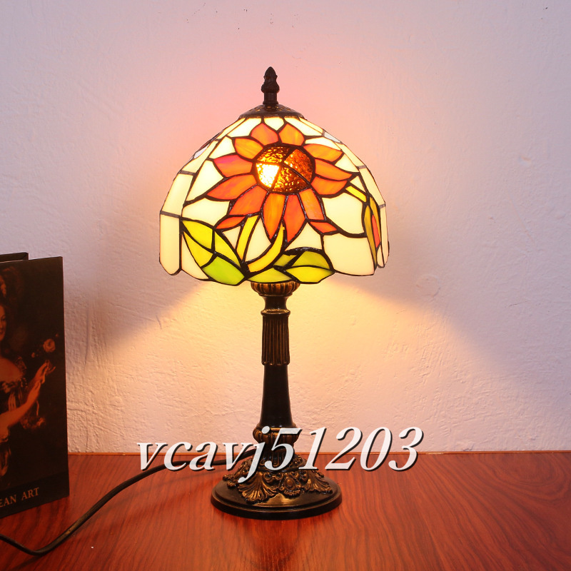 ◆芸術品◆美品◆ステンドランプ ステンドグラス デスクライト ヒマワリ花柄 照明 ランプ レトロな雰囲気 ティファニー技法 室内装飾