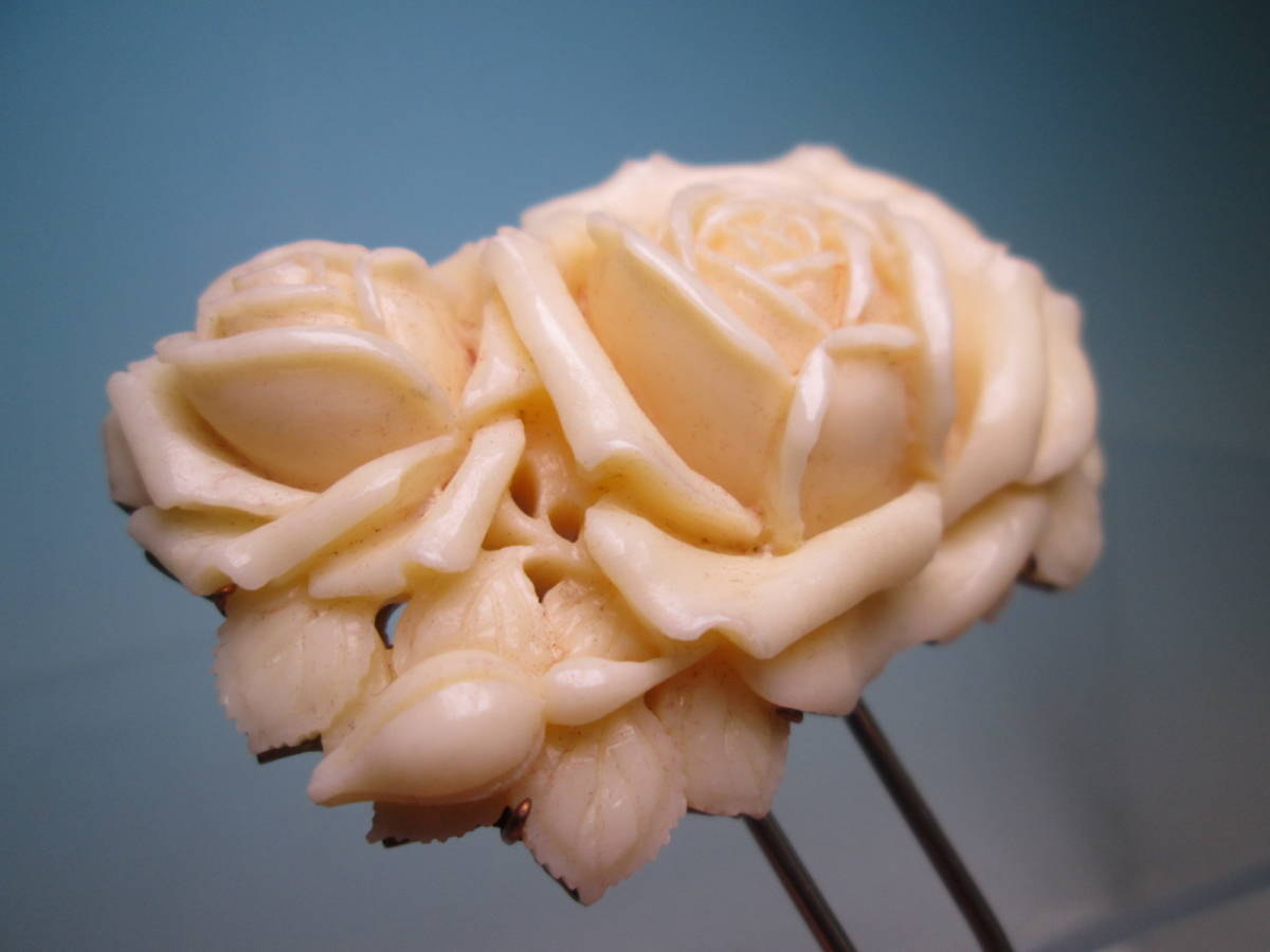 好きに 【江月】アンティーク・K12 本珊瑚 白珊瑚 薔薇の花彫刻の