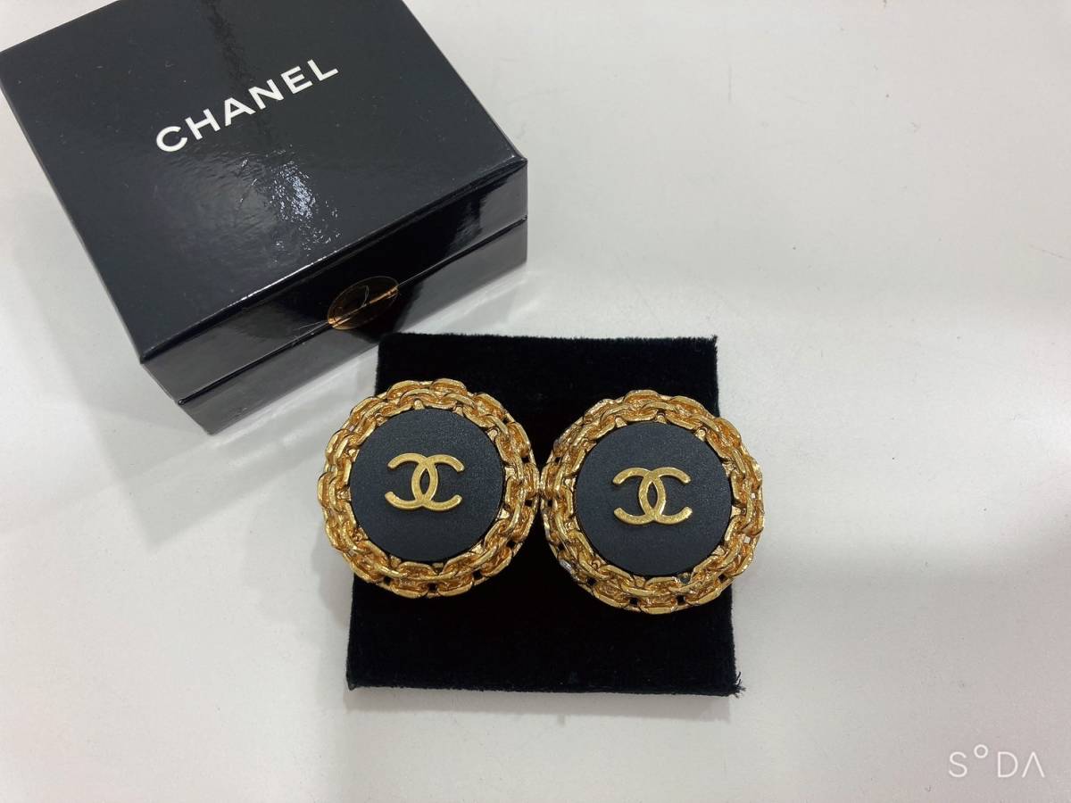 ◆【美品】CHANEL シャネル ココマーク クリップ式 イヤリング 耳飾り アクセサリー レディース ゴールド系×ブラック系