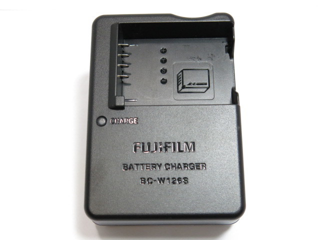 ☆日本の職人技☆ 新品 未使用品 FUJIFILM BC-W126 バッテリー