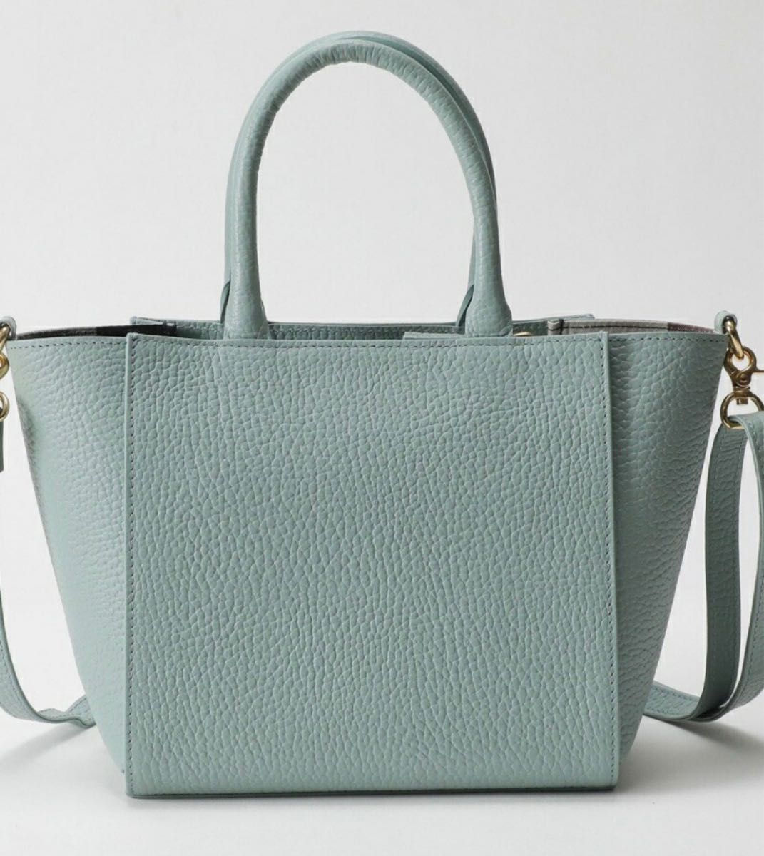 ブルーレーベルクレストブリッジ レザーショルダーバッグ ブルーレーベルクレストブリッジ レザーショルダーバッグ