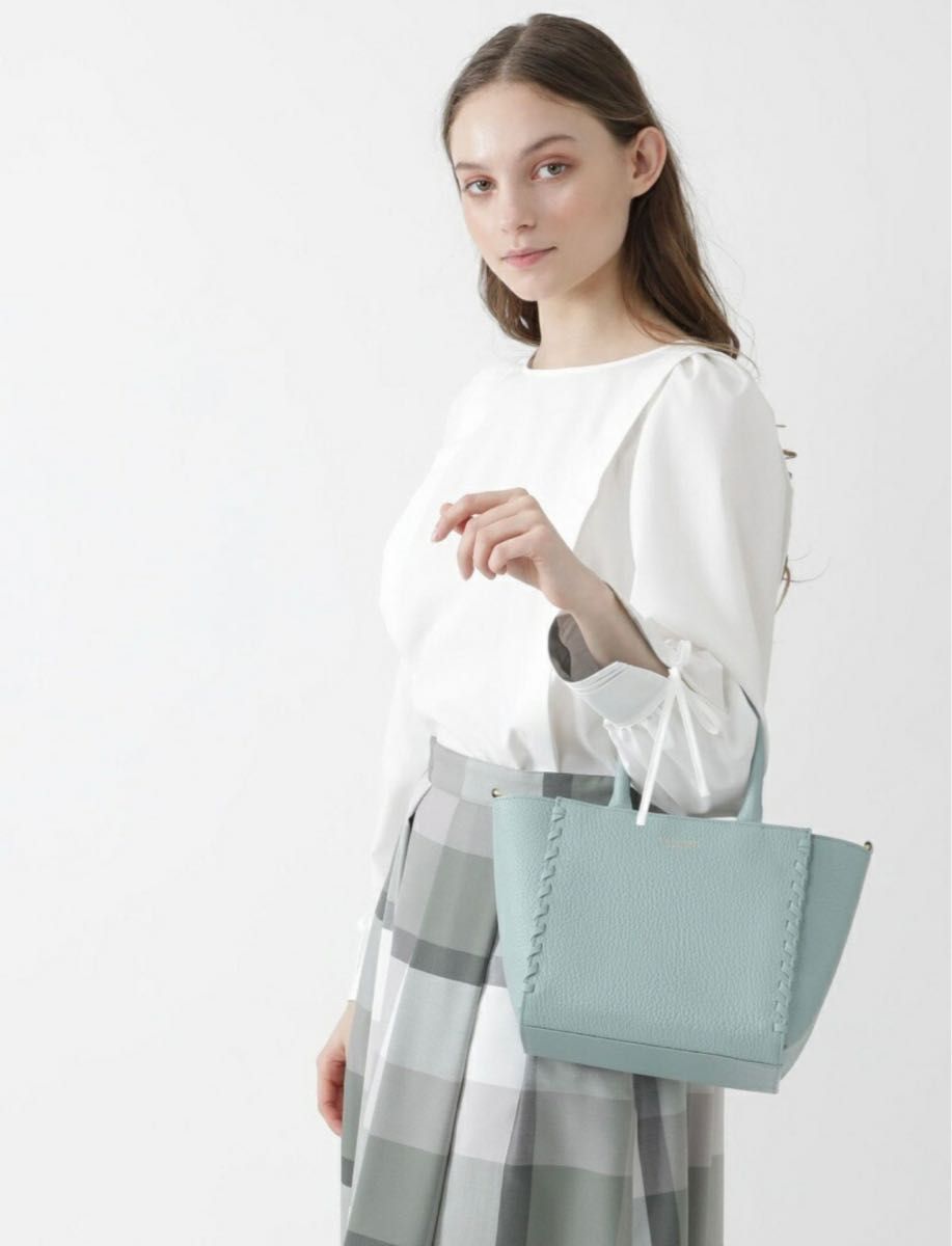 ブルーレーベルクレストブリッジ レザーショルダーバッグ ブルーレーベルクレストブリッジ レザーショルダーバッグ