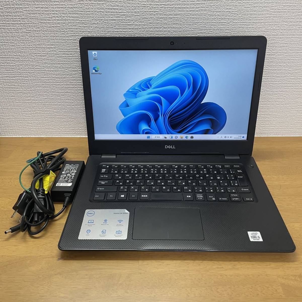 にテカリが Core i5 10世代 , 14inch , Windows 11, DELL Vostro 3490