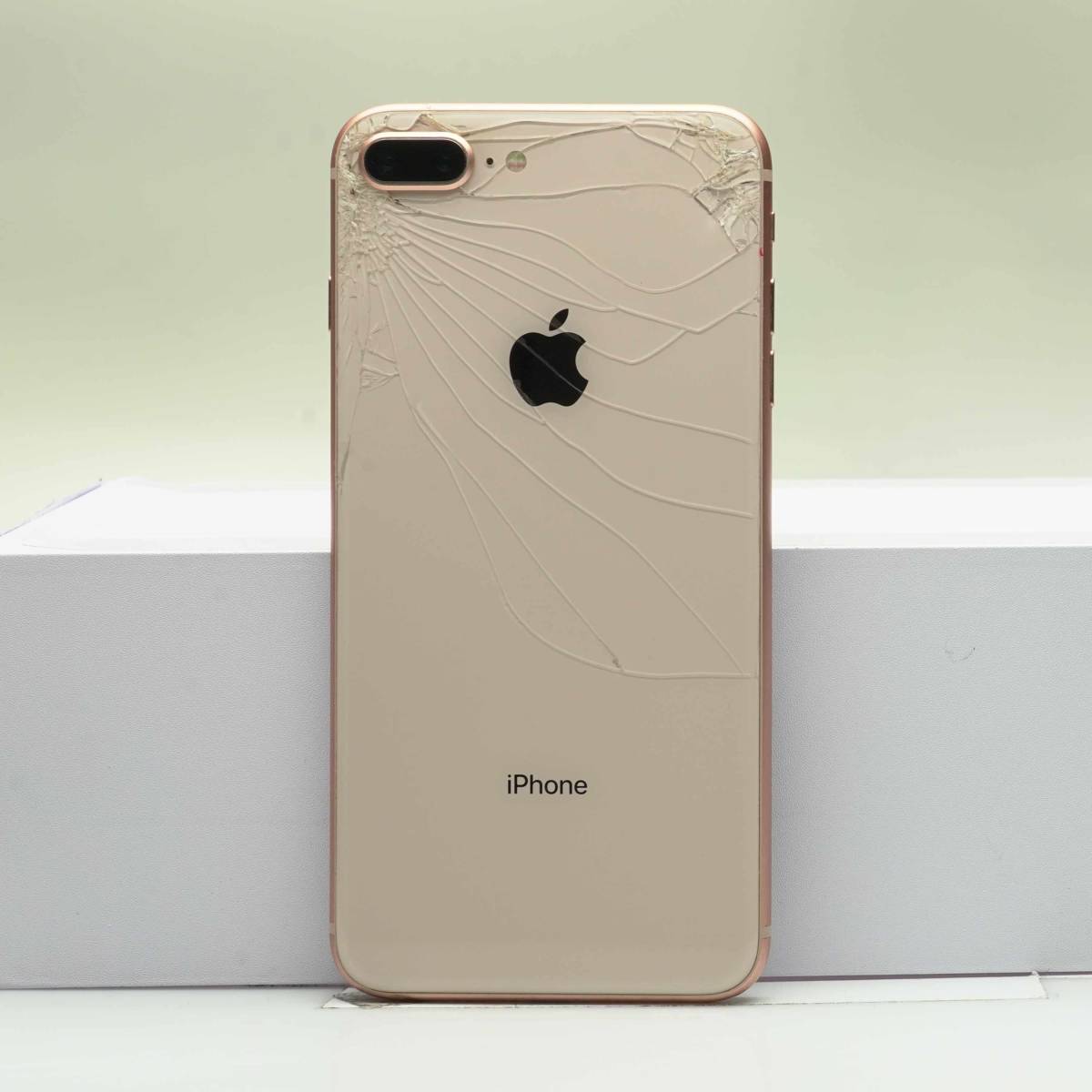 iPhone 8 Plus 256GB SIMフリ―ゴールド 中古本体 訳あり品 MQ9Q2J/A 白ロム
