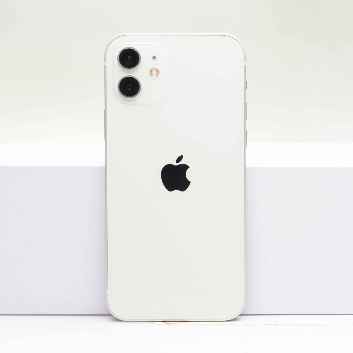 iPhone 12 64GB SIMフリ― ホワイト 中古本体 訳あり品 MGHP3J/A 白ロムの画像1