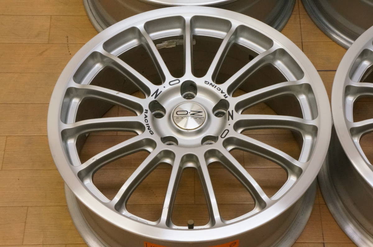I 167【希少】OZ スーパーツーリズモ PCD114.3 7J+45 スイフト