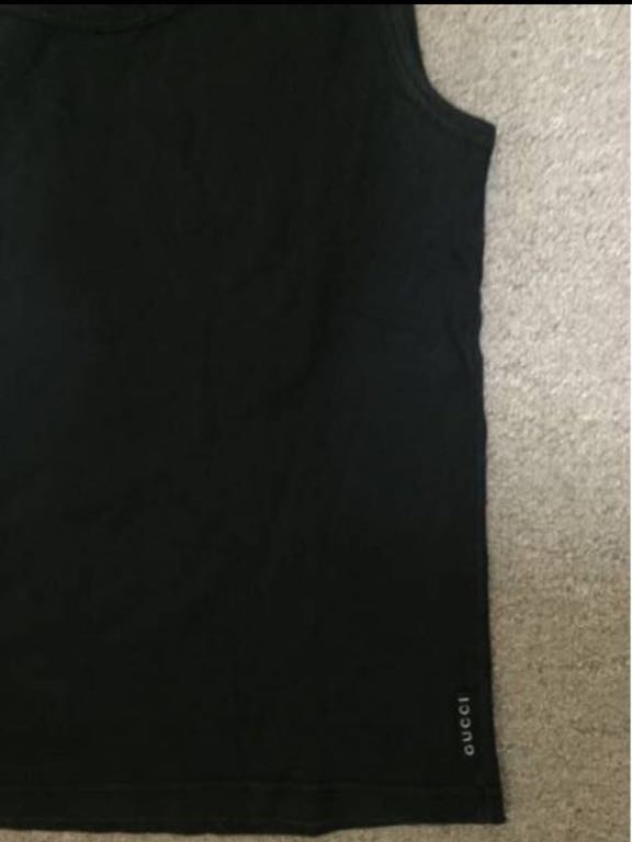  genuine article Gucci GUCCI. black. non sleeve cut and sewn M