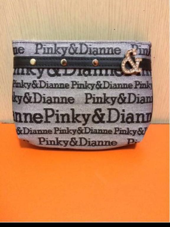 本物PINKY&DIANNEのシルバー黒系のポーチ_画像1