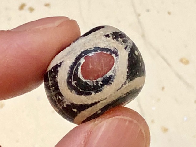 玻璃眼珠西亞c.3世紀公元前1世紀公元前。 原文:Glass Eye bead Western Asia c.3rd century B.C.-1st century B.C.