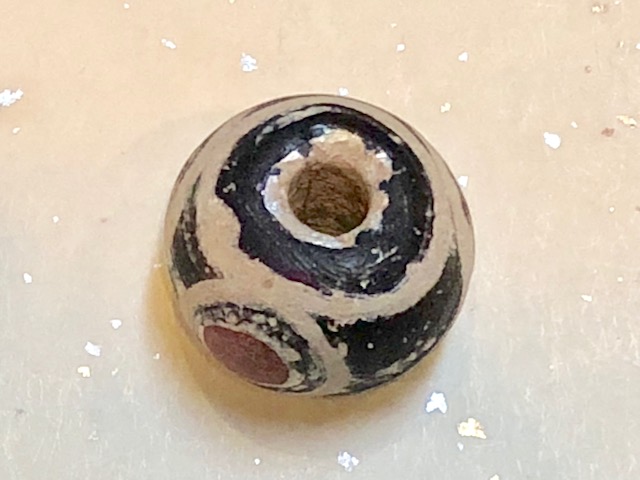 玻璃眼珠西亞c.3世紀公元前1世紀公元前。 原文:Glass Eye bead Western Asia c.3rd century B.C.-1st century B.C.