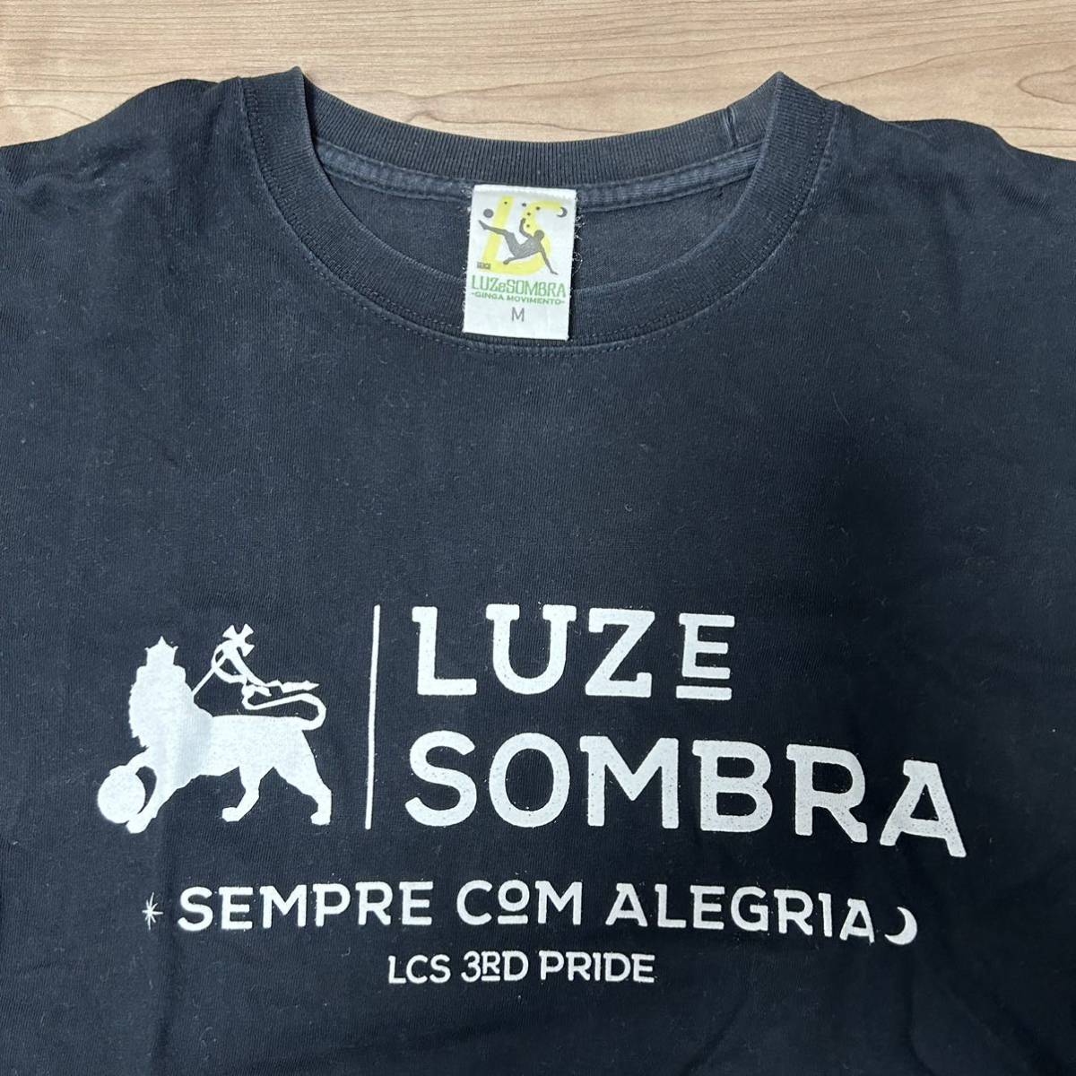 【Mサイズ】即決！LUZ e SOMBRA LCS 3周年記念T-SHIRT(ブラック) 中古品 ルースイソンブラ Tシャツ カジュアル 限定販売品_画像3