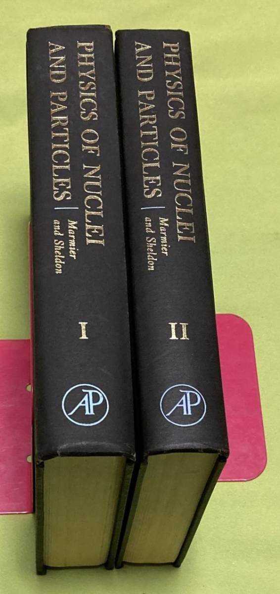 PHYSICS OF NUCLEI AND PARTICLES volume. 1~2の合計2冊 PIERRE PHYSICS OF NUCLEI AND PARTICLES volume. 1~2の合計2冊 PIERRE