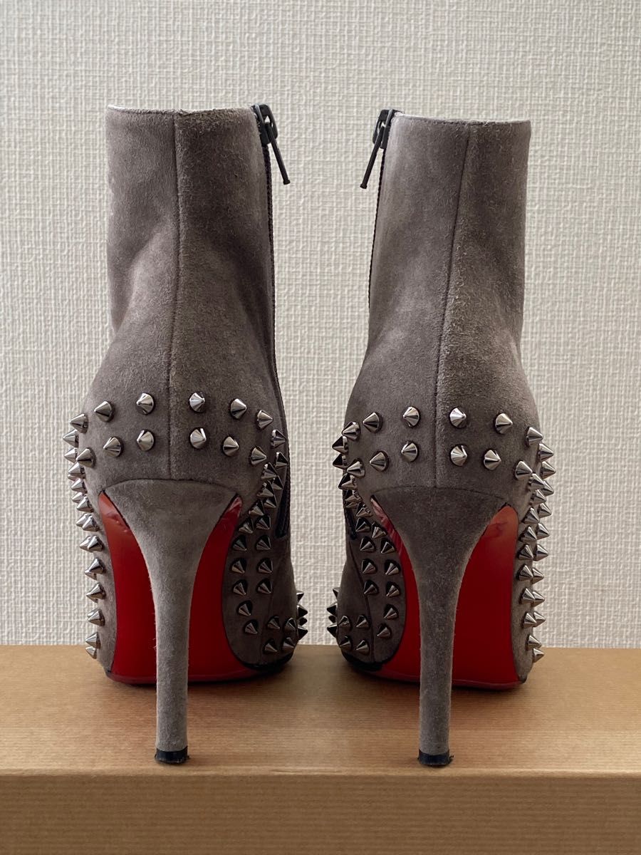 Christian Louboutin ショートブーツ ボタン 36 ブラック - ブーツ