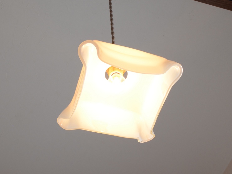 アンティーク照明 ヴィンテージ デザインガラス ペンダントランプ ミルクフリルガラスシェード 吊り下げライトの画像2