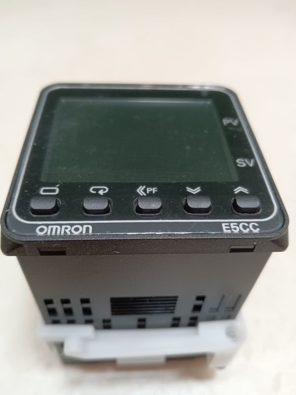 未使用 OMRON オムロン 温度調節器（デジタル調節計） E5CC-RX2ASM-005_画像8