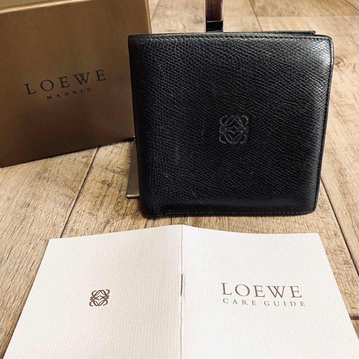 ✨極美品✨ LOEWE ミニ財布 アナグラム アマソナ 折り財布 刻印 ブラック-