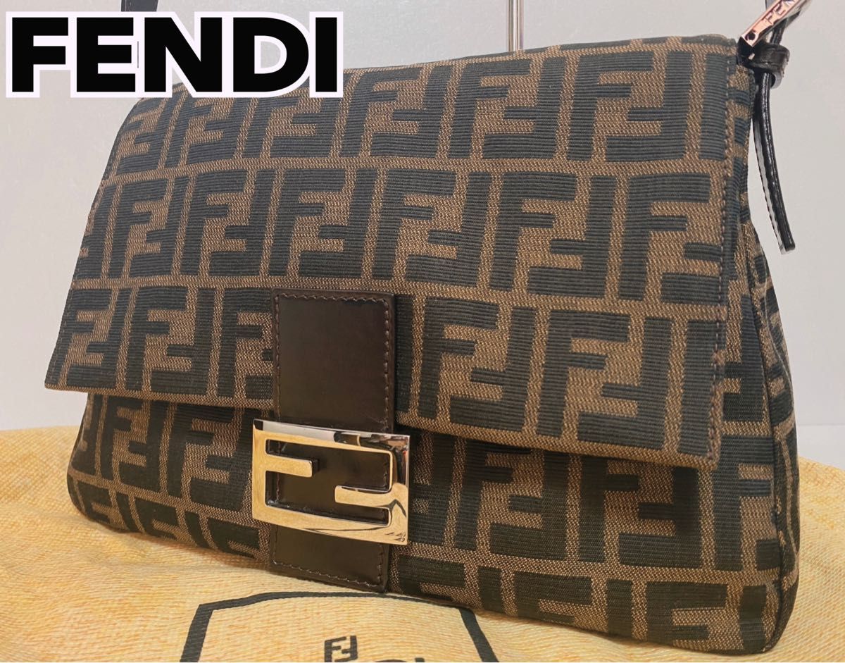 FENDI フェンディ マンマバケット ズッカ柄 ショルダーバッグ