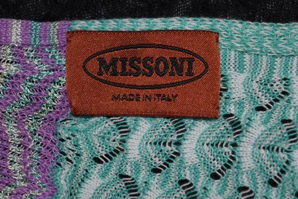 ★★ミッソーニ★MISSONI★ ちょっぴり素敵で恰好いい。 大人の女性にふさわしい好印象を与える 心地良いマフラー・ストール_画像6