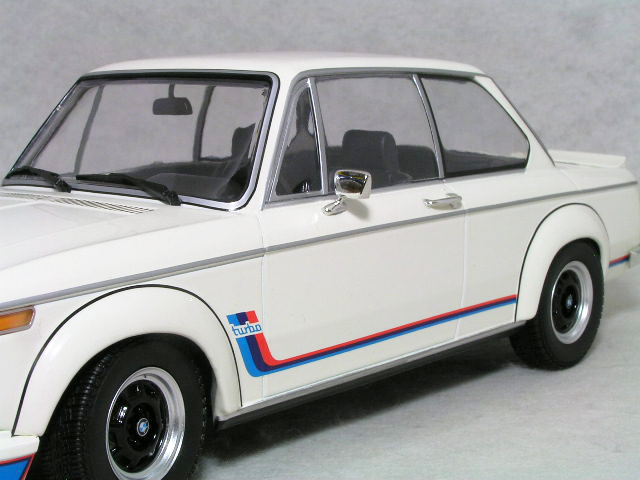 1/18 BMW = 2002 turbo / 1973 year white = BMW