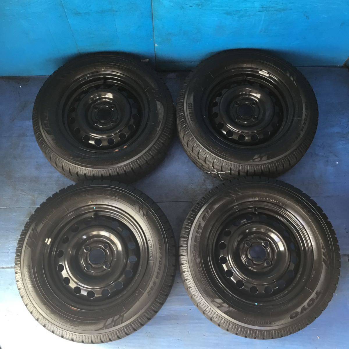 人気特価 日産 スタッドレスタイヤ付き4本セット 185/70r14 フリード