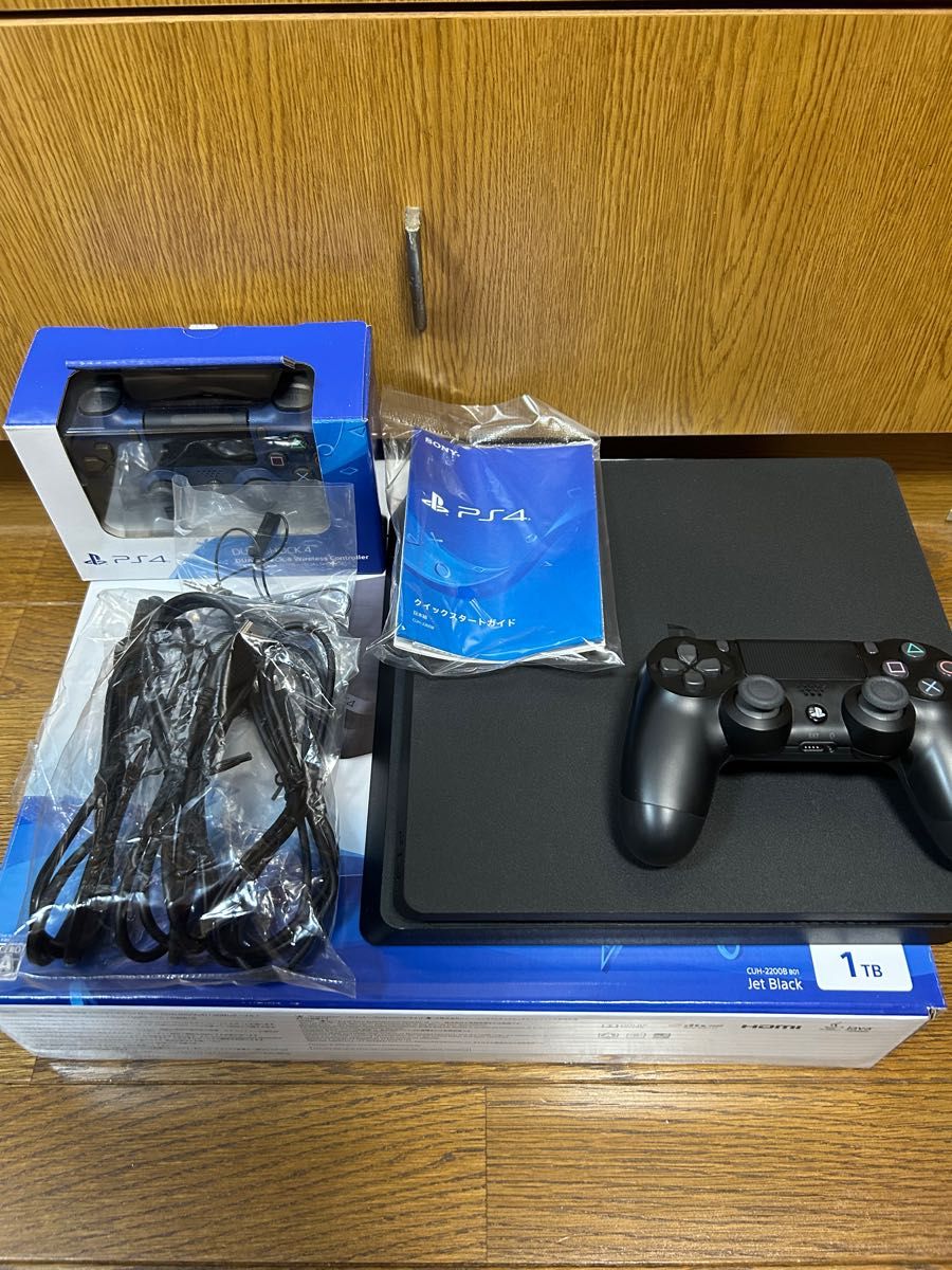 SONY PlayStation4 本体 CUH-2200BB01 1TB ジェットブラック