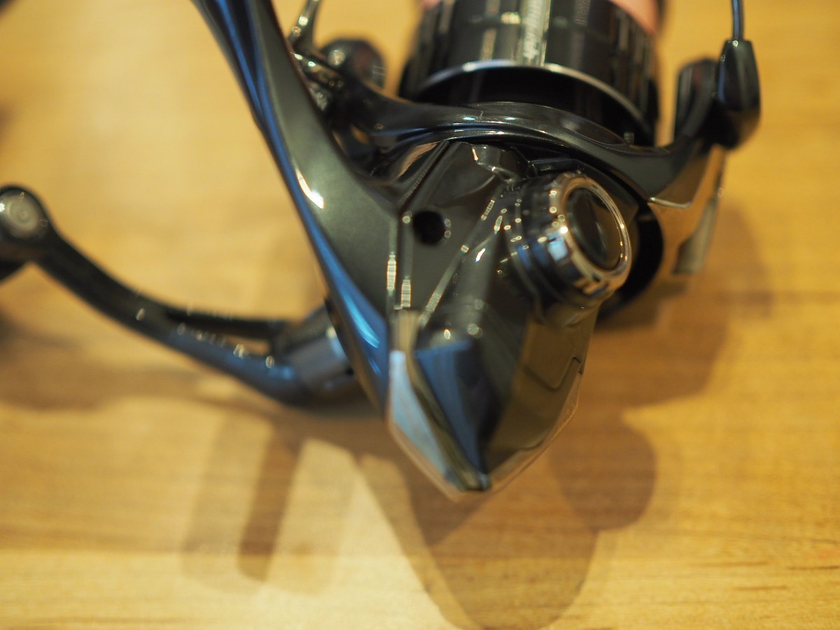 19 ヴァンキッシュ C2000SHG 美品 シマノ SHIMANO スピニングリール
