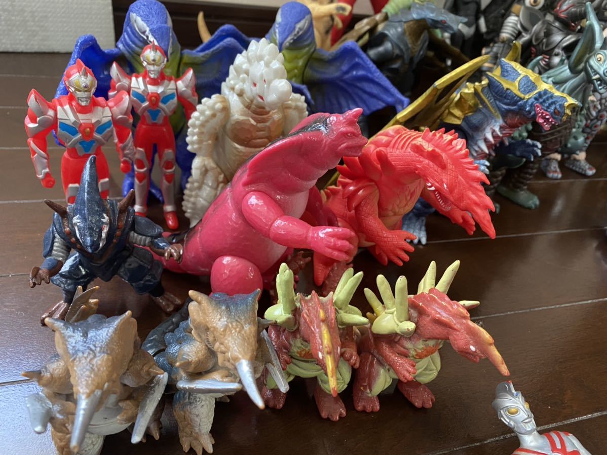 ウルトラマン 怪獣 ソフビ ウルトラ怪獣シリーズ ウルトラ怪獣DX ...