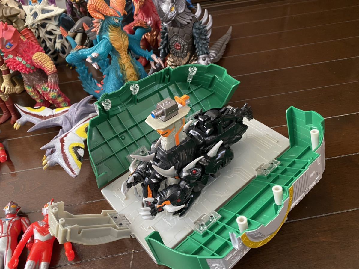 ウルトラマン 怪獣 ソフビ ウルトラ怪獣シリーズ ウルトラ怪獣DX ...
