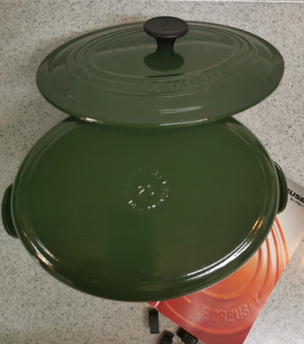 美品 廃番 ル・クルーゼ ココットオーバル 25cm モスグリーン 美品 廃番 ル・クルーゼ ココットオーバル 25cm モスグリーン