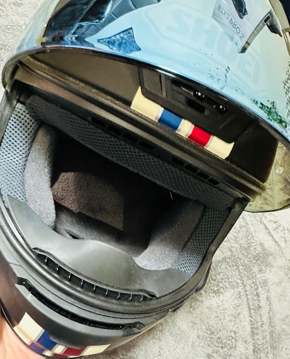 SHOEIヘルメットSサイズ　インカム付き　ミラーシールド　透明シールドあり　メットの収納袋付き　箱あり