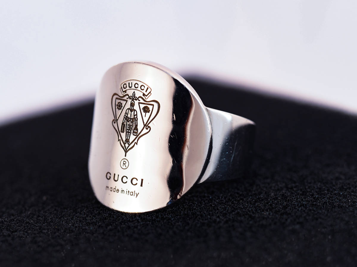 曲線のシルバーが二度見を誘う グッチ紋章モチーフリング GUCCI グッチ