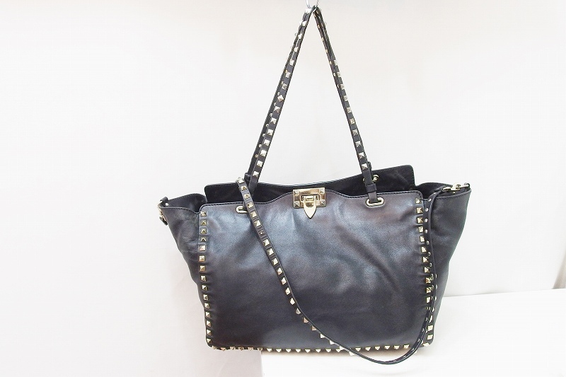お買得!ヴァレンチノガラバーニ VALENTINO GARAVANI ロックスタッズ