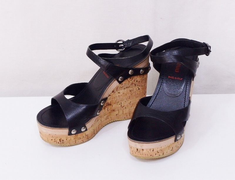 【初売り】 サンダル ストラップ レザー コルクウェッジソール MIUMIU S*ミュウミュウ 36 nm4422197827 ブラック 靴 【初売り】 サンダル ストラップ レザー コルクウェッジソール MIUMIU S*ミュウミュウ 36 nm4422197827 ブラック 靴