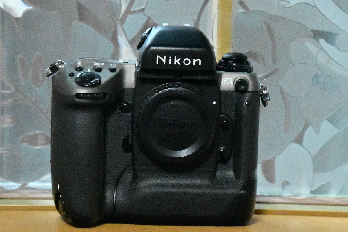一眼レフカメラ 初心者 一眼レフカメラ Nikon F5 ボディ 50周年記念