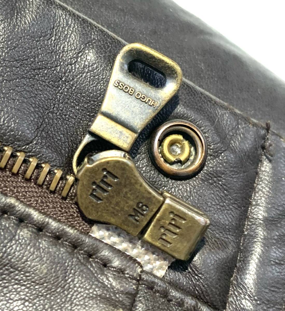 しておりま 定価20万程【52(XL)】HUGO BOSS ヒューゴボス レザー