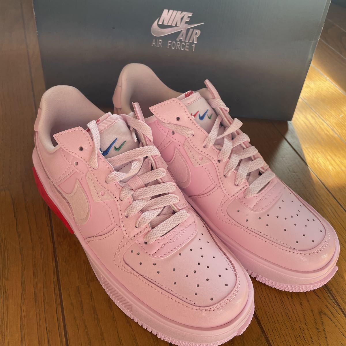 新品 NIKE ナイキ B品 右24㎝ 左25cm WMNS AIR FORCE 1 FONTANKA エア
