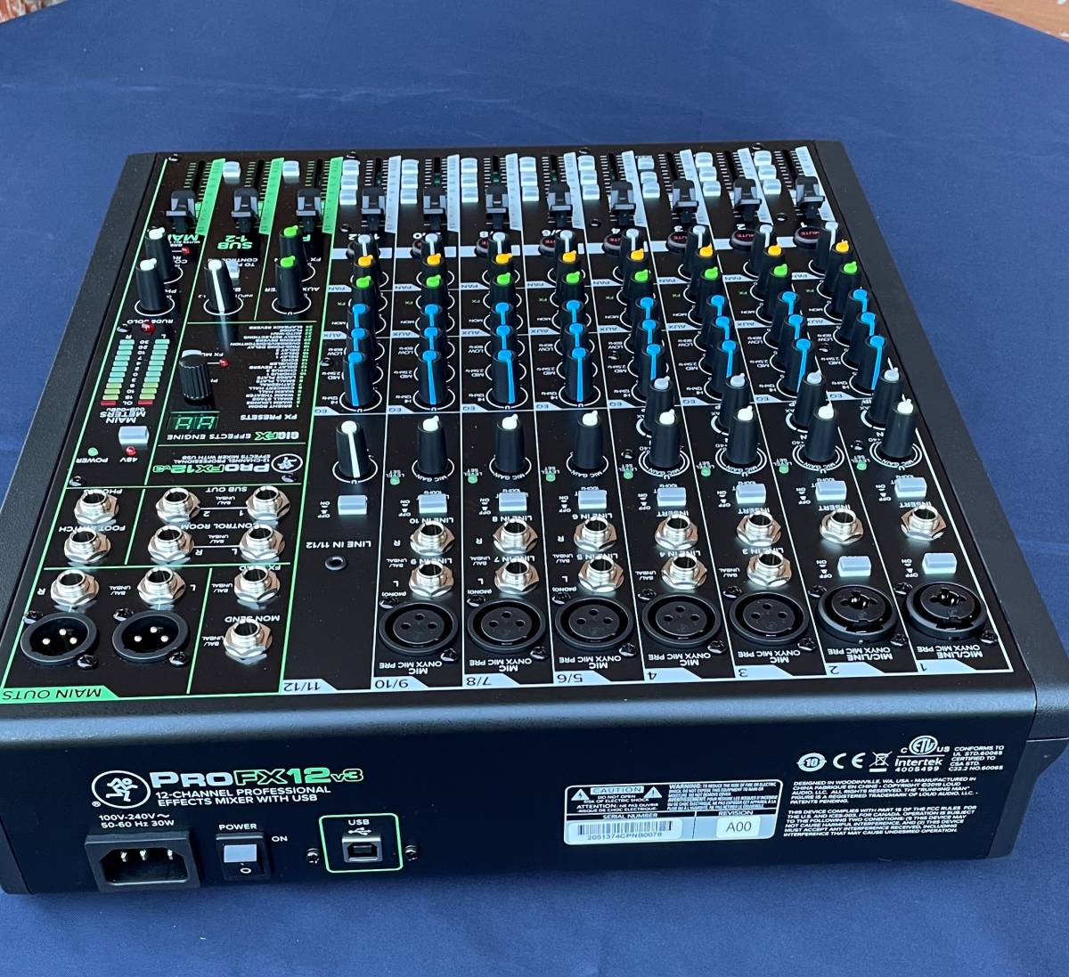 Mackie☆アナログミキサーProFX12V3☆ケース付 | www.bauen.com.ar