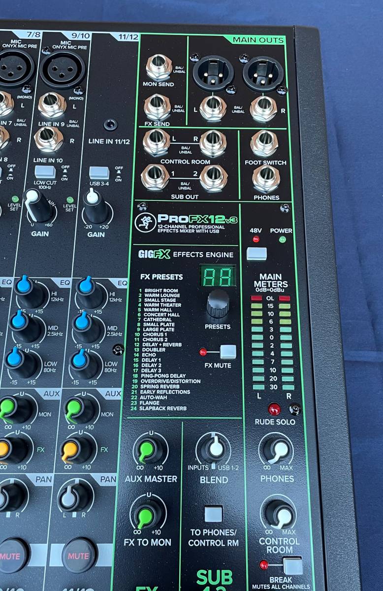 Mackie☆アナログミキサーProFX12V3☆ケース付 | www.bauen.com.ar