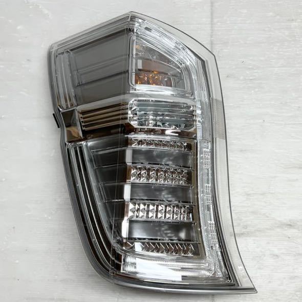 送料込 即決 ステップワゴン スパーダ RK5/RK6 後期 純正 LED 左 送料込 即決 ステップワゴン スパーダ RK5/RK6 後期 純正 LED 左