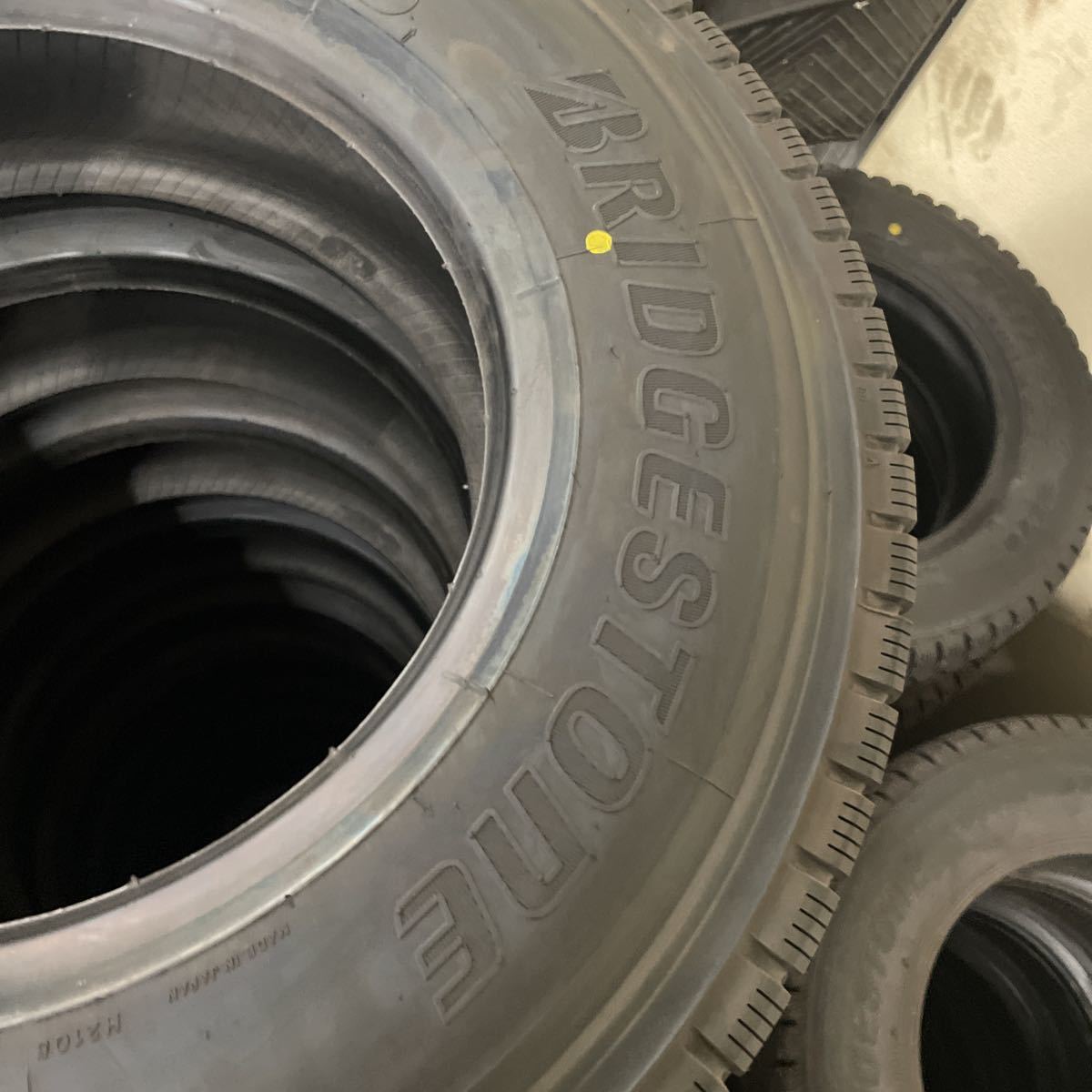 225/80R17.5 ブリヂストン 年式:2022, 激安美品 6本セット:110000円